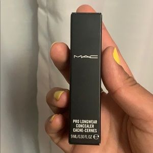 MAC Pro Longwear Concealer Shade NC42